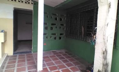 casa comercial muy amplia con excelente ubicación