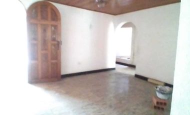 casa comercial muy amplia con excelente ubicación