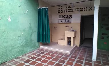 casa comercial muy amplia con excelente ubicación