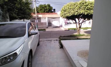 casa comercial muy amplia con excelente ubicación