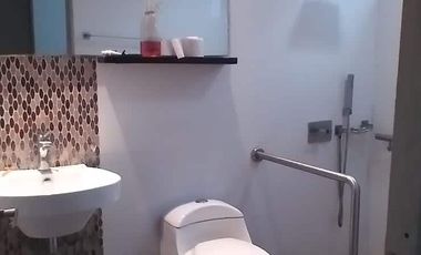 casa comercial muy amplia con excelente ubicación