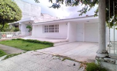 casa comercial muy amplia con excelente ubicación