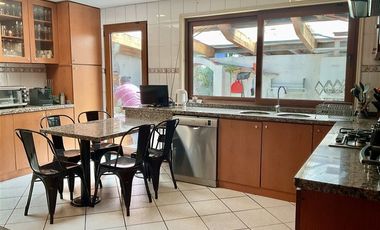 Casa en Arriendo en Otoñal / Quebrada Honda