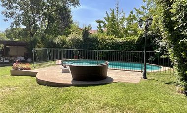 Casa en Arriendo en Otoñal / Quebrada Honda