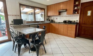 Casa en Arriendo en Otoñal / Quebrada Honda