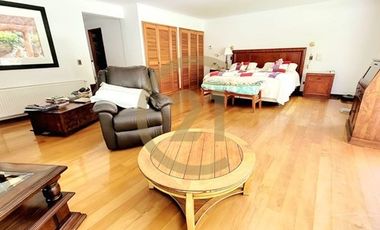 CASA CONDOMINIO, 4 DORM. SUITE, SERV, MARÍA MONVEL