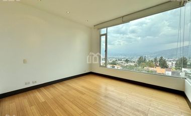 DEPARTAMENTO DUPLEX DE ARRIENDO EN CUMBAYA