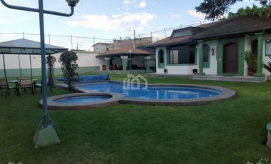 CASA DE RENTA EN CUMBAYÁ