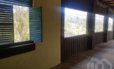 CASA Y TERRENO DE VENTA ZHIDMAD AZUAY