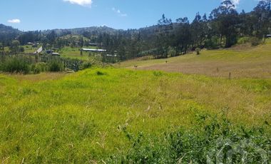 CASA Y TERRENO DE VENTA ZHIDMAD AZUAY