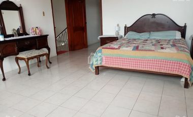 VENTA DE CASA EN MANTA