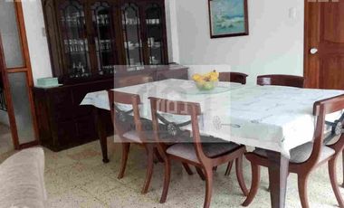 CASA EN EL CENTRO DE MANTA