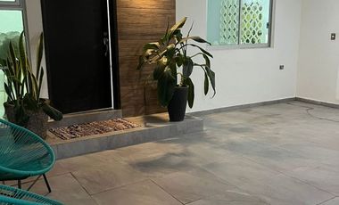 CASA EN RENTA O VENTA EN FRACCIONAMIENTO ESPACIOS BARCELONA (AMUEBLADA)