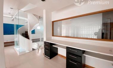 Oficina en Venta en Americo Vespucio con Recoleta