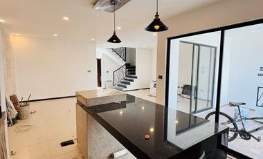 Casa totalmente nueva con doble frente en venta - Fracc. Las palomas
