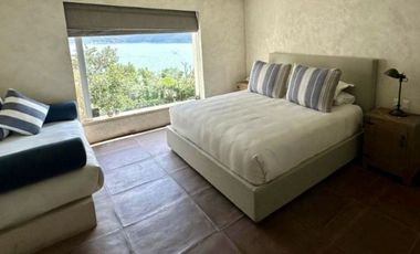 VALLE DE BRAVO, LA PEÑA,  VENTA CASA AMUEBLADA EN CONDOMINIO