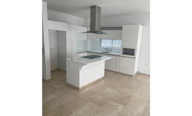 Casa en arriendo en conjunto cerrado en el Rodadero