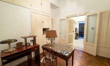 PH en venta - 4 Dormitorios 2 Baños - Cochera - 255Mts2 - La Plata