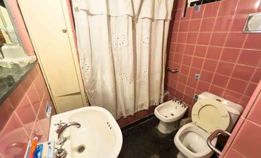 PH en venta - 4 Dormitorios 2 Baños - Cochera - 255Mts2 - La Plata