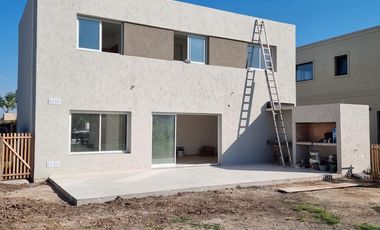 Casa en venta en Pilar del Este, San Ramon