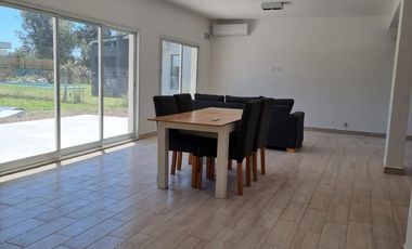 Casa en venta en Pilar del Este, San Ramon
