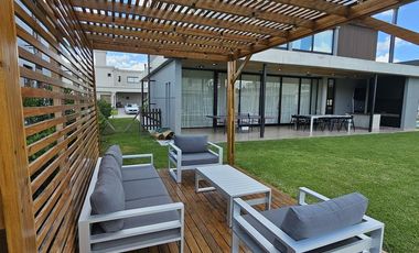 Casa en Círculo Hebreo