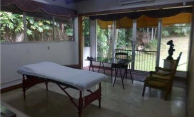 VENTA DE  AMPLIA CASA PARA USO COMERCIAL CON PERMISO 900M2 MBR
