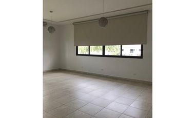 VENTA DE CASA EN COSTA DEL ESTE - PH PASEO DEL PARQUE