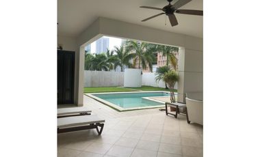VENTA DE CASA EN COSTA DEL ESTE - PH PASEO DEL PARQUE