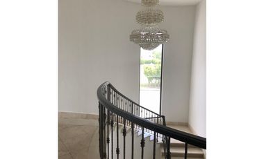 VENTA DE CASA EN COSTA DEL ESTE - PH PASEO DEL PARQUE