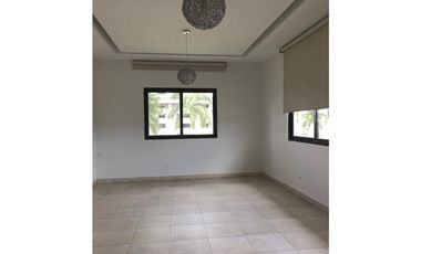 VENTA DE CASA EN COSTA DEL ESTE - PH PASEO DEL PARQUE