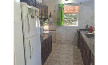 VENTA / CHALET 4 AMB Y QUINCHO /  LA CALETA  / MAR CHIQUITA