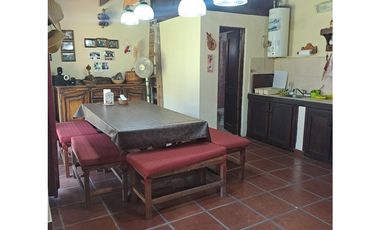 VENTA / CHALET 4 AMB Y QUINCHO /  LA CALETA  / MAR CHIQUITA