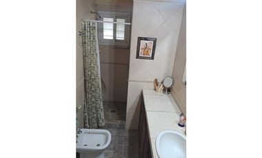 VENTA / CHALET 4 AMB Y QUINCHO /  LA CALETA  / MAR CHIQUITA