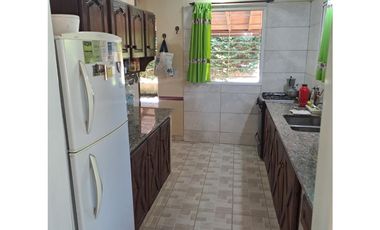 VENTA / CHALET 4 AMB Y QUINCHO /  LA CALETA  / MAR CHIQUITA