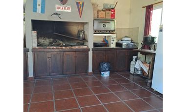 VENTA / CHALET 4 AMB Y QUINCHO /  LA CALETA  / MAR CHIQUITA