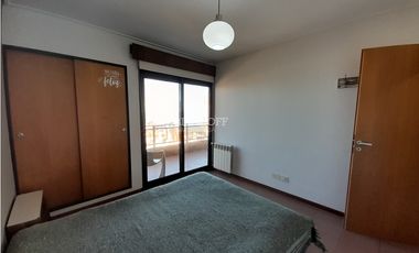 DEPARTAMENTO DE 3 AMBIENTES, CON VISTA AL MAR Y COCHERA