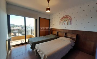 DEPARTAMENTO DE 3 AMBIENTES, CON VISTA AL MAR Y COCHERA