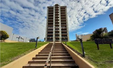 DEPARTAMENTO DE 3 AMBIENTES, CON VISTA AL MAR Y COCHERA