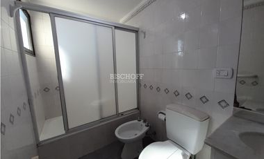 DEPARTAMENTO DE 3 AMBIENTES, CON VISTA AL MAR Y COCHERA