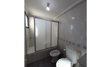 DEPARTAMENTO DE 3 AMBIENTES, CON VISTA AL MAR Y COCHERA