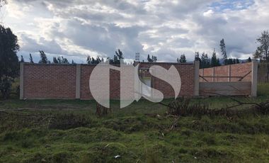 TERRENO EN VENTA CON CERRAMIENTO EN RIOBAMBA