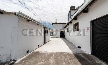 En venta propiedad comercial. Sector San Bartolo. Sur de Quito