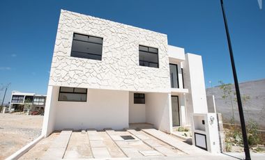CASA CON ROOF GARDEN EN COTO DUBLIN CAPITAL SUR