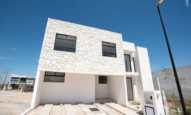 CASA CON ROOF GARDEN EN COTO DUBLIN CAPITAL SUR