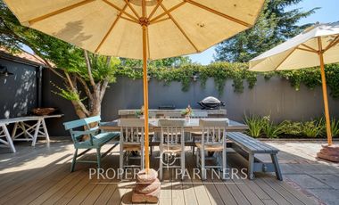 Gran casa colonial impecable, cercana a colegios y autopistas en La dehesa Central