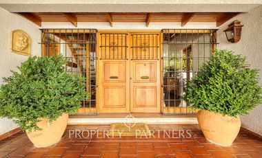 Gran casa colonial impecable, cercana a colegios y autopistas en La dehesa Central