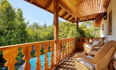 Gran casa colonial impecable, cercana a colegios y autopistas en La dehesa Central