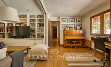 Gran casa colonial impecable, cercana a colegios y autopistas en La dehesa Central