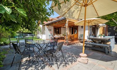 Gran casa colonial impecable, cercana a colegios y autopistas en La dehesa Central